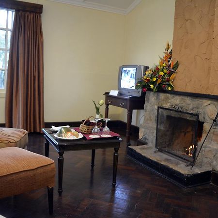 Outspan Hotel 尼耶利 外观 照片