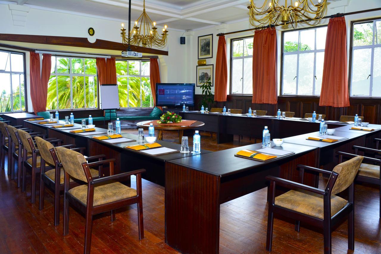 Outspan Hotel 尼耶利 外观 照片