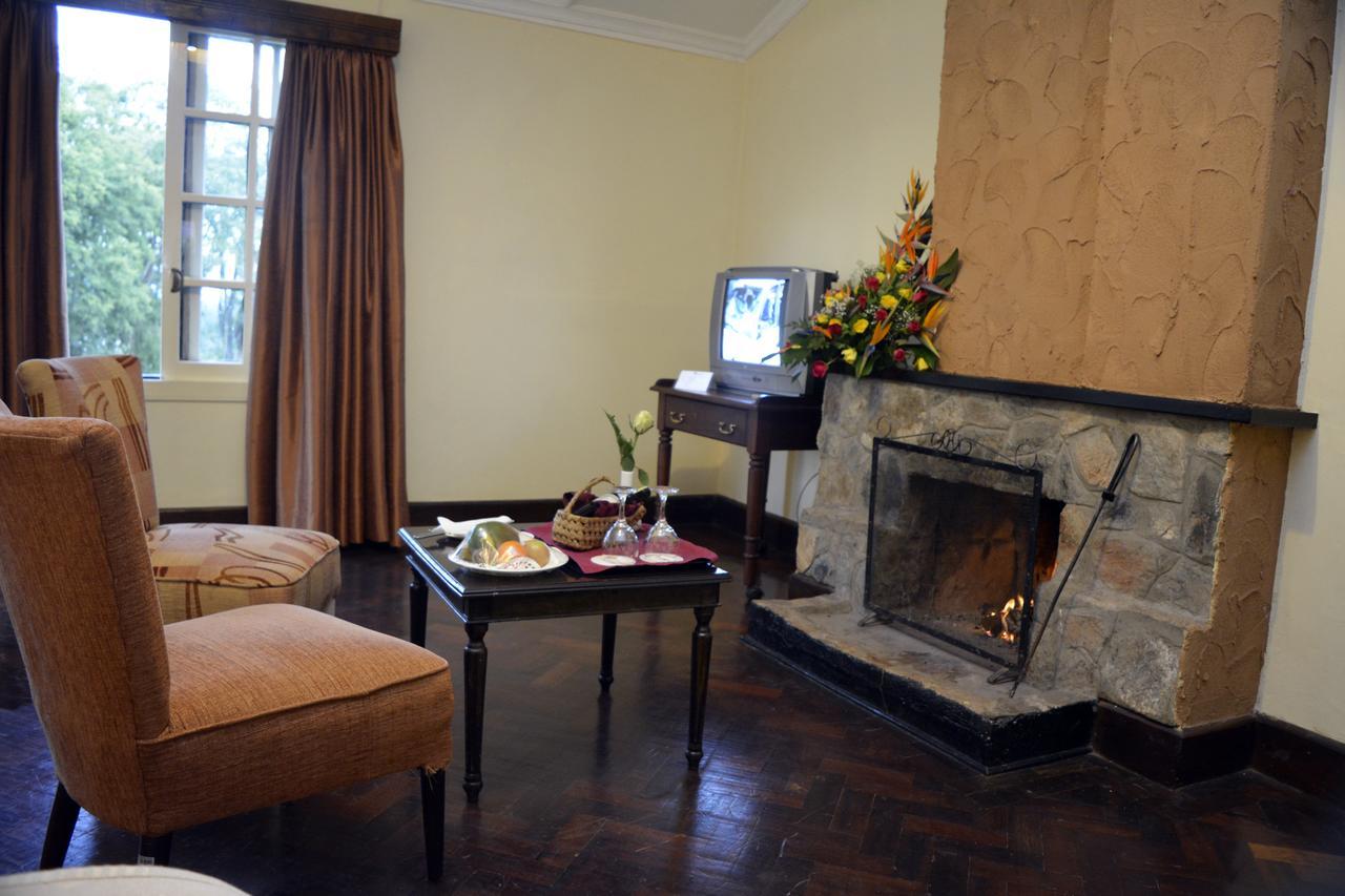 Outspan Hotel 尼耶利 外观 照片