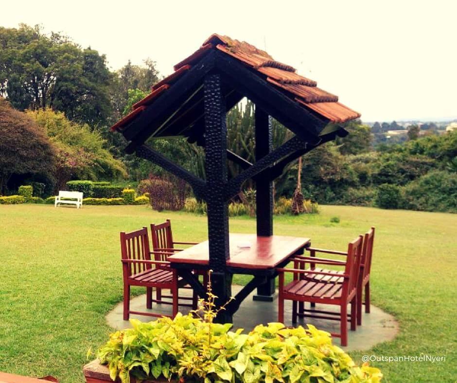 Outspan Hotel 尼耶利 外观 照片
